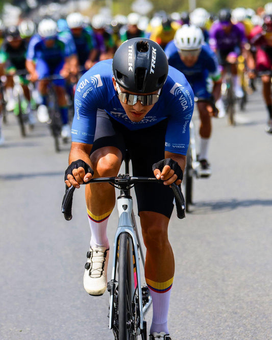 Cómo elegir las medias de ciclismo perfectas para tu disciplina